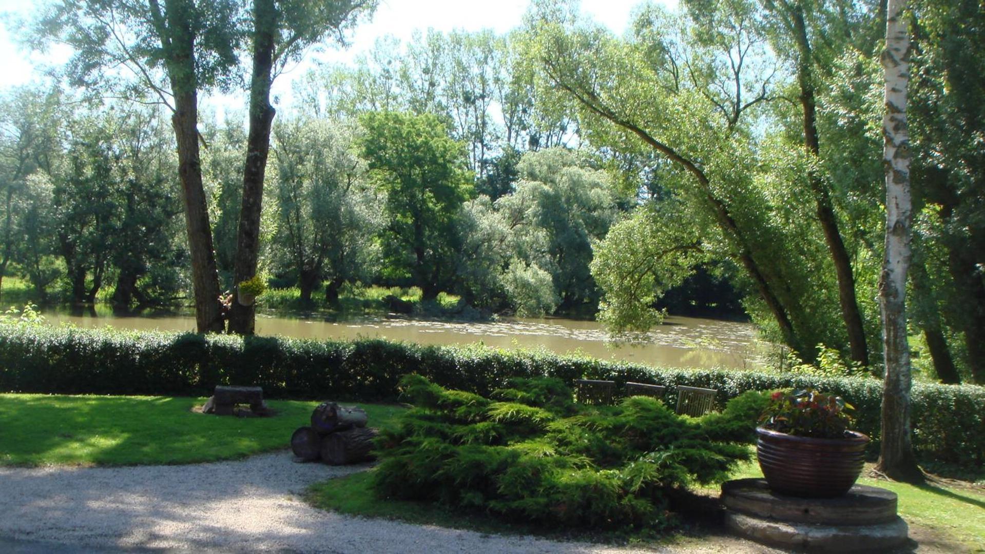 Moulin De Bourgchateau Louhans Eksteriør billede